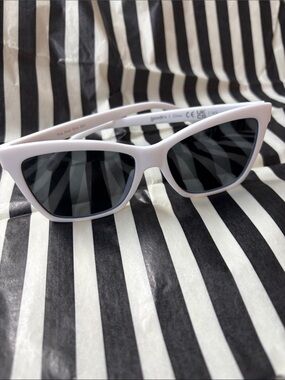 Goodr Adult White Cat-Eye Sunglasses